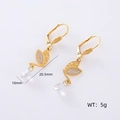 Dettaglio orecchini a foglia d'oro con cristallo e dimensioni di 20,5mm x 10mm - Stile Foglia d'Oro