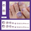 Unghie finte per piedi sfumate lavanda con disegni floreali bianchi e accenti dorati - Fiore di Ghiaccio Viola Chiaro (Tipo a Colla)