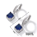 Detalle de pendientes halo azules cuadrados con dimensiones 2.3cm x 0.9cm en fondo blanco - Pendientes Colgantes Halo Azul Zafiro Cuadrados / Azul Plateado