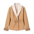 Elegante abrigo de lana camello con solapas blancas, lazo en cintura y puños de pelo sintético - S / Camel