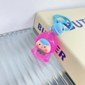 3D-Erdbeere-Harzanhänger mit blauem Glöckchen und Metallhaken für Taschen und Schlüssel - Leuchtende Erdbeere