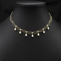 Elegante collana di perle dorate multistrato con perle a goccia su supporto nero - Stile Nappa in Pizzo (Lace Tassel Necklace)