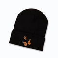 Dettaglio del berretto in maglia nera con ricamo di farfalla arancione sul risvolto - M (56-58cm) / Nero