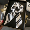 Lussuoso foulard di seta francese con strisce bianche nere e motivi geometrici eleganti - Motivo Geometrico a Catena (FJ911-2) / 70*70cm / Bianco