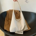 Minimalistische cremeweiße Hobo-Schultertasche aus weichem Leder für das Büro - Cremeweiß