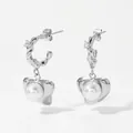 Pendientes de corazón en acero inoxidable 316 plateado con detalles de perla y circón - Estilo Plateado (PDE2442)