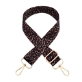 Detalle de correa ajustable con estampado de leopardo y ganchos dorados de metal - Hebilla Dorada / Patrón No. 164