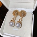 Vintage gold earrings with round embossed metal discs and elegant white pearls - 17# Silver Pin-Gold Pearl