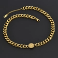 Gouden titanium stalen Cubaanse ketting met een lachend gezicht hanger op zwarte achtergrond - Smiley Gezicht Cubaanse Schakelarmband (D702)