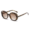 Ovale hohlgeschnittene Schildpatt-Sonnenbrille mit braunem Verlaufsglas im 45-Grad-Winkel - Schildpatt-Rahmen Verlaufs-Braun