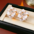 White Enamel Flower Pearl Stud Earrings (40#)