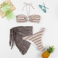 Detail van een 3-delige gestreepte bikini met een bruine mesh strandrok cover-up set - S / Khaki