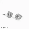 Detail van zonnebloem oorbellen met zirkonen met vermelding van 12mm grootte en 2g gewicht - Zilveren Zonnebloem Oorknopjes Stijl(TE60191-S)