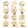 Set di 12 ciondoli tondi dorati con fiori di nascita e motivi floreali mensili incisi - Gennaio - Garofano / 15mm / Oro