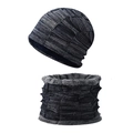 Detailansicht von Winterstrickmütze und Schal Set mit dickem Plüschfutter - 180g Fleece Gefüttert / Marineblau 2-Teiliges Set
