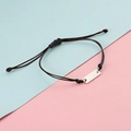 Pulsera ajustable de cuerda trenzada negra con barra rectangular de metal plateado pulido - Cuerda Negra Color Acero