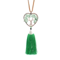 Detail van de handgemaakte levensboom hart hanger met groene stenen en elegante kwast - Groene Aventurijn