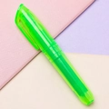 Evidenziatore verde fluorescente con corpo traslucido per appunti creativi - Verde