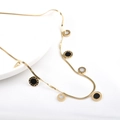 Collana a catena serpente dorata minimalista con pendenti geometrici e numeri romani - Oro