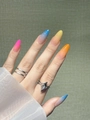 Unghie stiletto press-on sfumate arcobaleno con finitura lucida e design vivace e colorato - Tipo di Colla (Y-141)