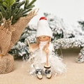 Weihnachtsfigur Mädchen mit weißer Strickmütze und Quastenrock auf Holzskiern - Weißes Ski-Mädchen