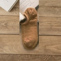 Klassische kaffeebraune Herren Baumwoll-Stricksocken mit stilvollem Zopfmuster - Zopfmuster Ingwer