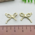 Pair of golden bow-knot pendants with rope texture and measurement scale display - Rope Texture Bowknot - KC Gold (21386)