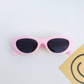 Occhiali da sole ovali rosa con lenti scure in stile vintage e montatura in plastica - Rosa