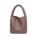 Bolso de mano de cuero gris púrpura tejido con diseño Intrecciato y detalle de anillo - Pardo