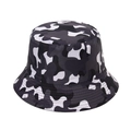 Dettaglio del cappello da pescatore mimetico grigio con cuciture rinforzate sulla tesa - Stile Mimetico Grigio Nero Bianco (2)