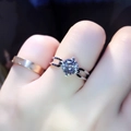 Detailed close-up of a high carbon diamond ring with round brilliant cut and silver band - Njz-30 [1 Carat] / Adjustable Open