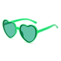 Neon groene hartvormige zonnebril met donkere glazen voor mode en feestjes - Groen Frame / Groene Lenzen