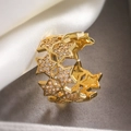 Macro de anillo geométrico bañado en oro 18K con estrellas y piedras de circón - Estilo de Estrella Hueca (14125)