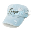 Dettaglio del cappello in denim azzurro con ricami vintage e anelli in metallo argento - M(56-58cm) / Celeste