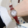 Elegant dameskwartshorloge met rode leren band en roségouden strass-bezel - Roségouden Kast Rode Leren Band
