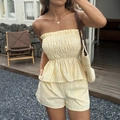 Sommer-Zweiteiler mit gelb-weiß gestreiftem Bandeau-Top und dazu passenden Shorts - 2XL / Oberteil Und Unterteil / Gelb