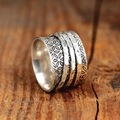 Bague vintage en argent vieilli avec motifs floraux et anneaux martelés à la main - US 6 / Argent antique