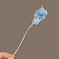 Spilla per capelli classica in argento con gemma blu a goccia e piuma incisa - Piuma