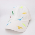 Detail van kleurrijke dinosaurus borduursels op een witte katoenen honkbalpet voor kids - Kinderen 2-6 Jaar (48-52CM Verstelbaar) / Wit