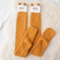 Chaussettes hautes mignonnes en polaire corail jaune et blanc motif animal hiver - Chien Patchwork Blanc et Jaune
