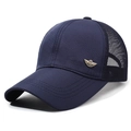 Gorra de béisbol de malla azul oscuro transpirable con visera y logo metálico lateral - Azul marino