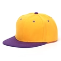 Casquette snapback à bord plat avec couronne jaune et visière violette contrastée - Jaune/Violet