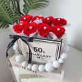 Red soap rose gift box with 9 pearl-decorated roses and pearl beaded handle chain - Retro Red