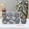 6er-Set gestrickte Christbaumkugeln mit schwarz-weißen Schneeflockenmustern, 9 cm Durchmesser - 9cm Grau 6 Stück/Box