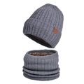 Set invernale in maglia grigio scuro con cappello e scaldacollo in pile - Set da 2 Pezzi Grigio Scuro