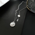 Zilveren titanium stalen ketting met wit parelmoer inlegsel en paardenhanger - Zilver