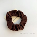 Chouchou rétro marron foncé avec texture dentelle et élastique haute résistance - Chouchou Plissé Café Foncé
