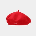Détail du béret en laine rouge avec broderie blanche et texture en feutre de qualité - Taille unique / Rouge