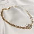 Perlenkette mit weißem Kamelien-Anhänger an goldenen Ketten mit funkelnden Strasssteinen - Kamelie Goldplattierter Stil (14#)