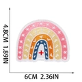 Regenbogen Stickaufnäher mit medizinischem Kreuzsymbol, Größe 6x4,8cm auf weißem Grund - Regenbogenkreuz (X30AX-128-14)